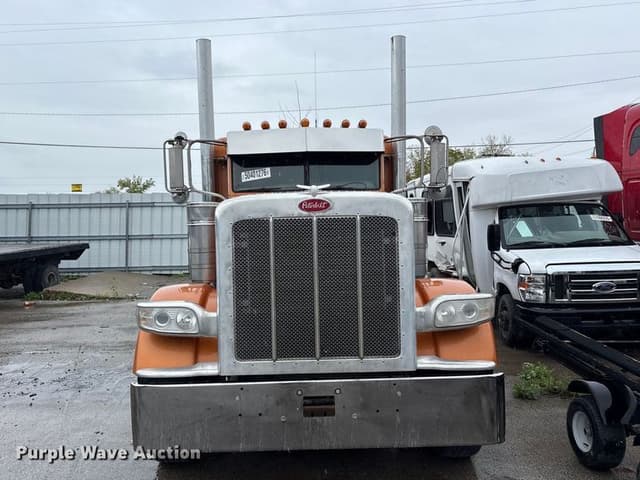 Image of Peterbilt 389 equipment image 1