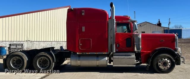 Image of Peterbilt 389 equipment image 3