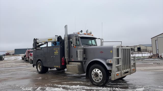 Image of Peterbilt 389 equipment image 2