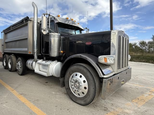 Image of Peterbilt 389 equipment image 4