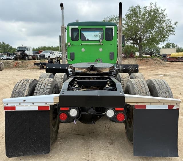 Image of Peterbilt 567 equipment image 4