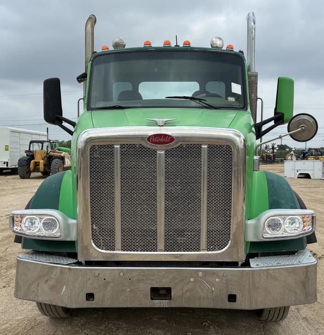 Image of Peterbilt 567 equipment image 1