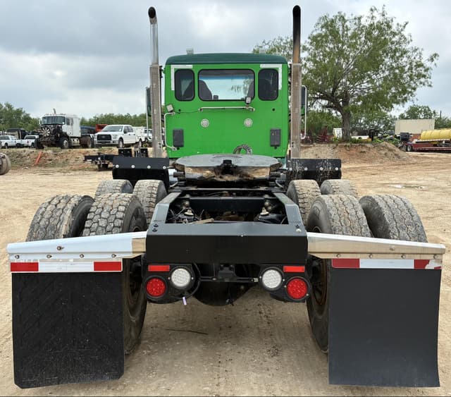 Image of Peterbilt 567 equipment image 4