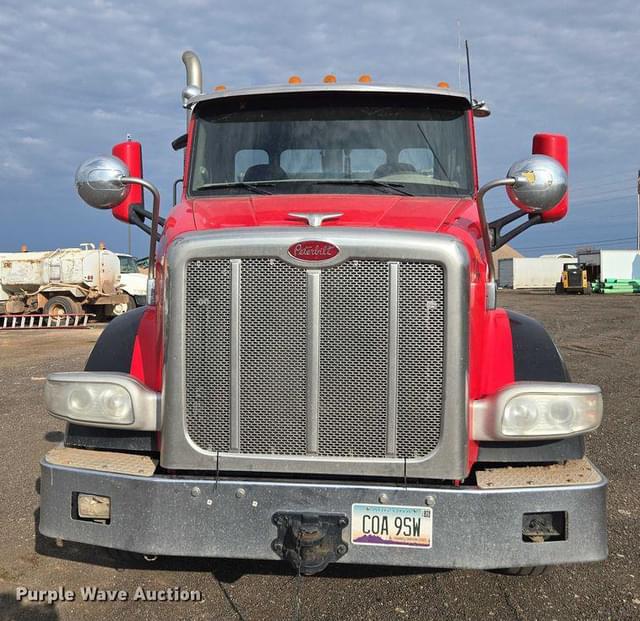 Image of Peterbilt 567 equipment image 1