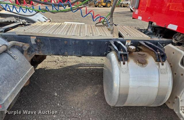 Image of Peterbilt 567 equipment image 2