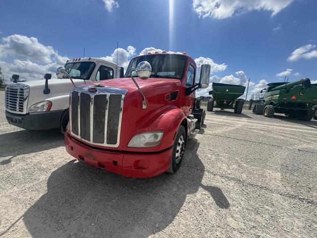 Image of Peterbilt 579 equipment image 4
