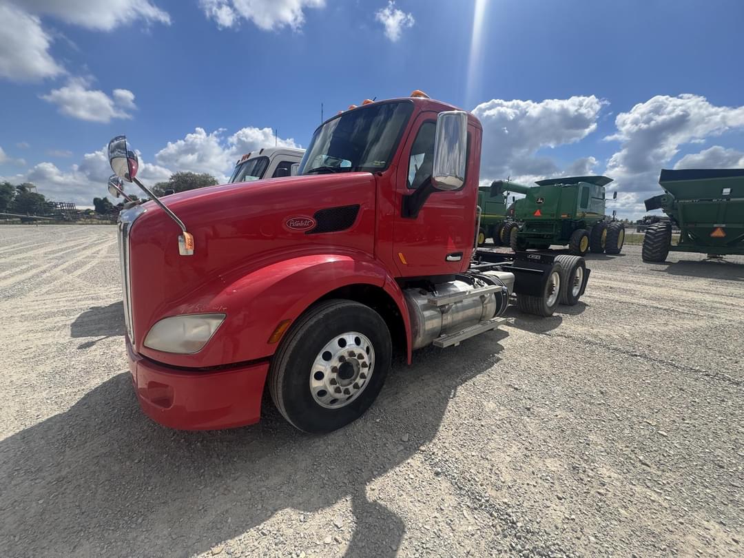 Image of Peterbilt 579 Primary image