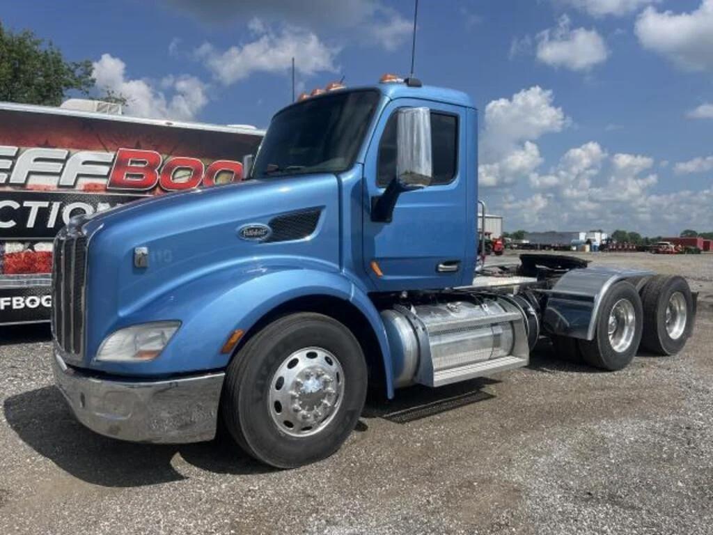 Image of Peterbilt 579 Primary image