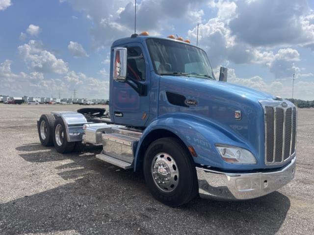 Image of Peterbilt 579 equipment image 3