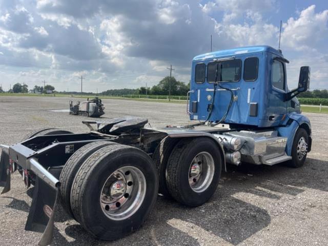 Image of Peterbilt 579 equipment image 2