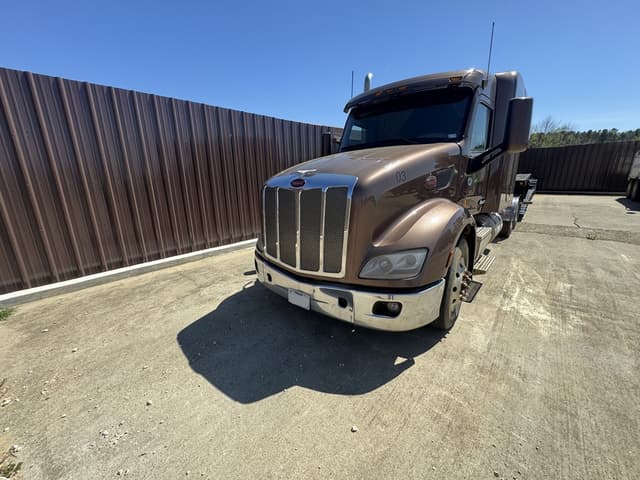 Image of Peterbilt 579 equipment image 4