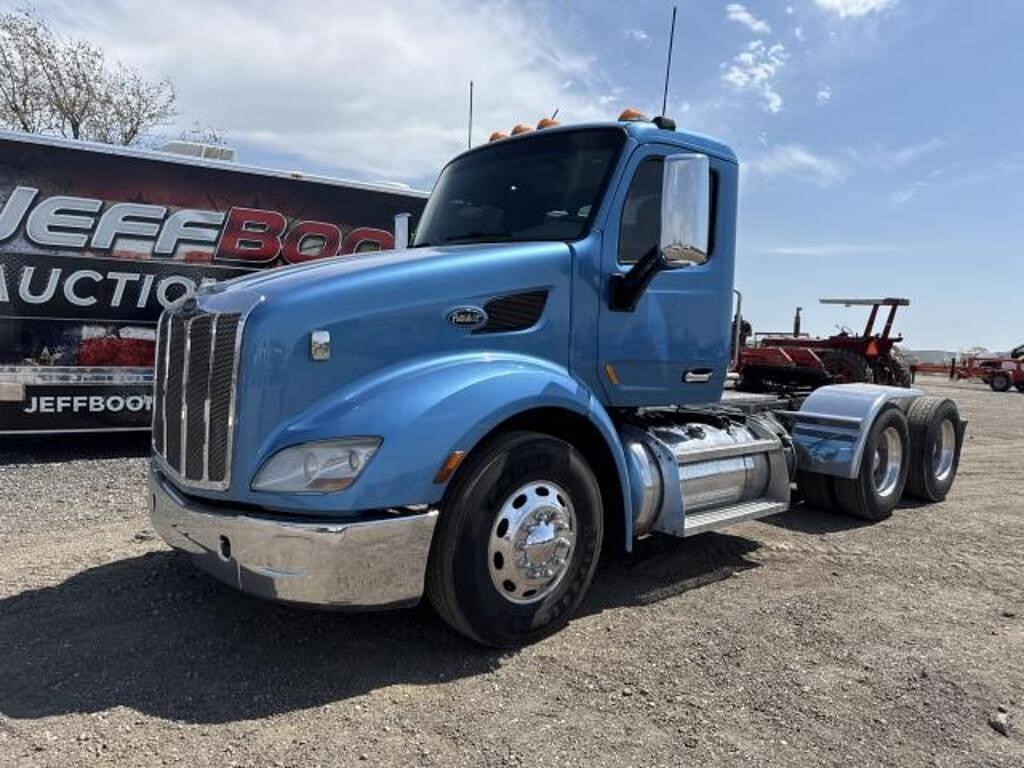Image of Peterbilt 579 Primary image