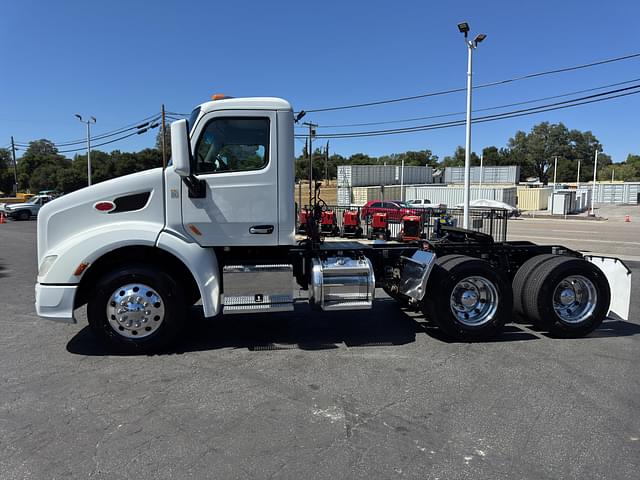 Image of Peterbilt 579 equipment image 1