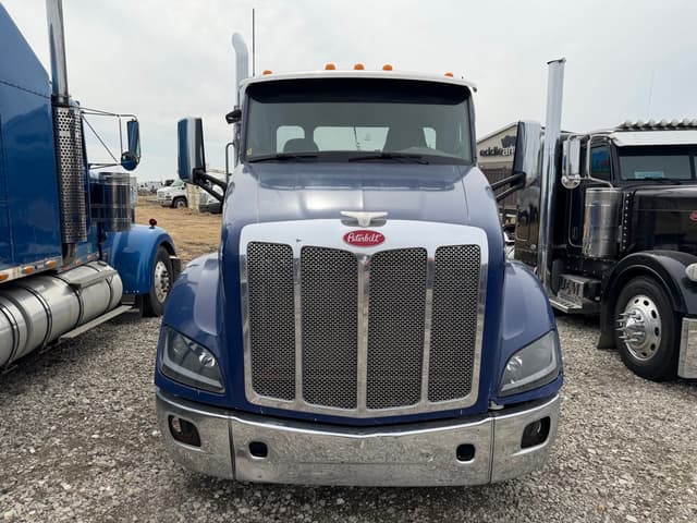 Image of Peterbilt 579 equipment image 1