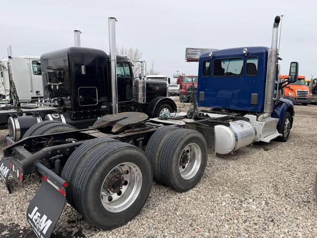 Image of Peterbilt 579 equipment image 3