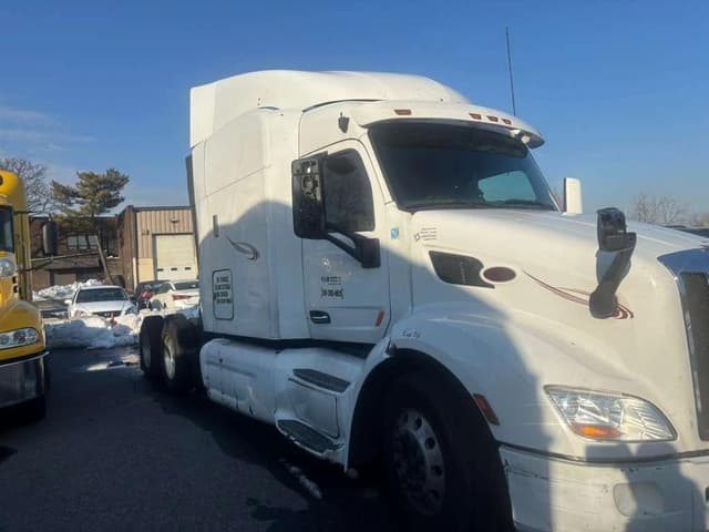 Image of Peterbilt 579 equipment image 2