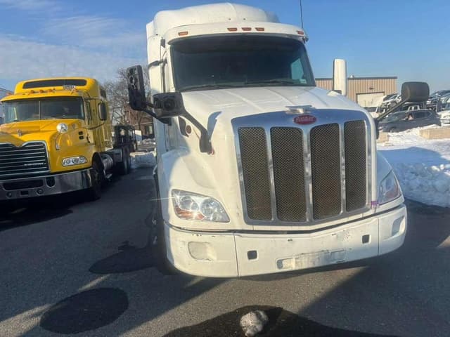 Image of Peterbilt 579 equipment image 1