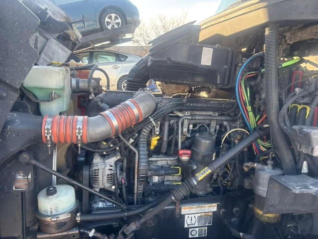 Image of Peterbilt 579 equipment image 4