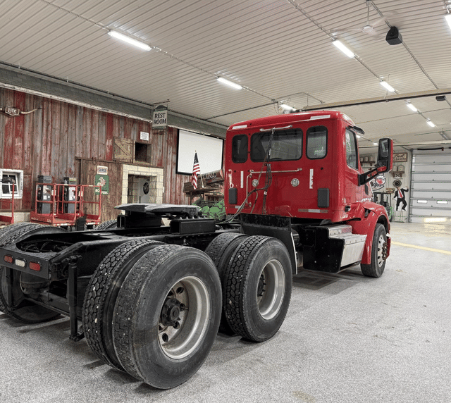 Image of Peterbilt 579 equipment image 2