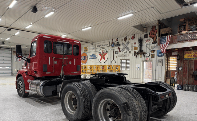 Image of Peterbilt 579 equipment image 4