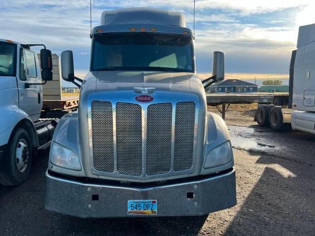 Image of Peterbilt 579 equipment image 1