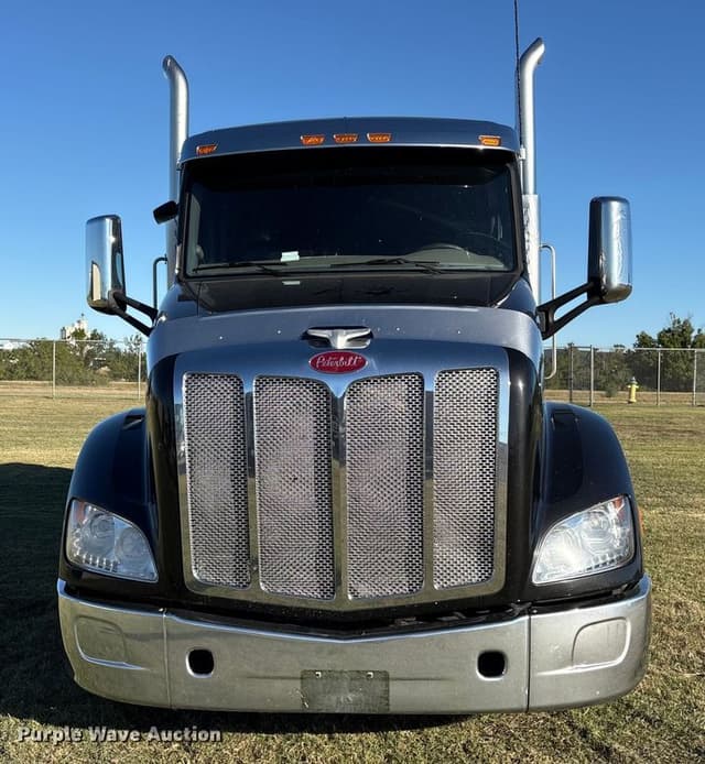 Image of Peterbilt 579 equipment image 1
