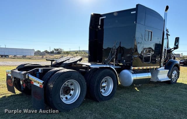 Image of Peterbilt 579 equipment image 4