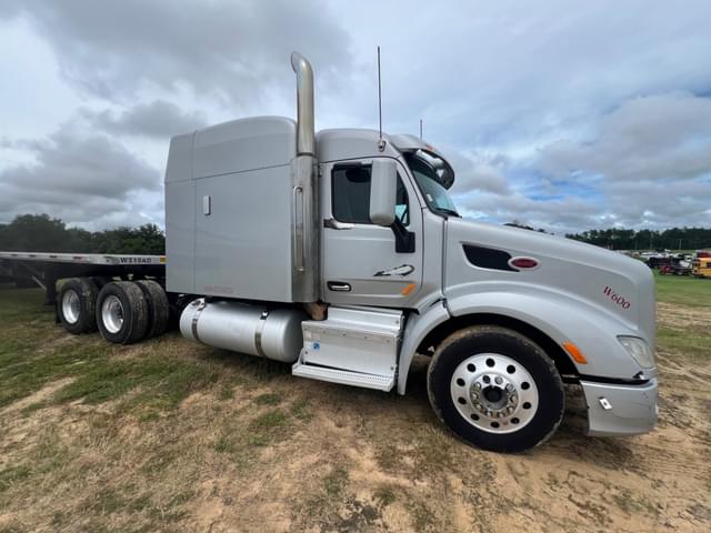 Image of Peterbilt 579 equipment image 3