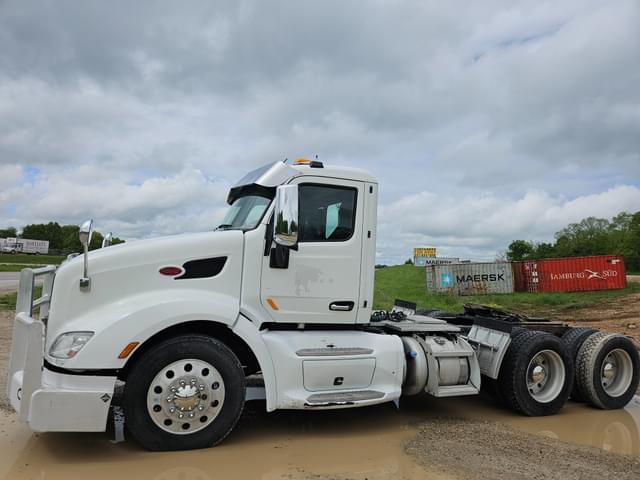 Image of Peterbilt 579 equipment image 2
