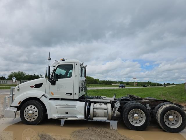 Image of Peterbilt 579 equipment image 4