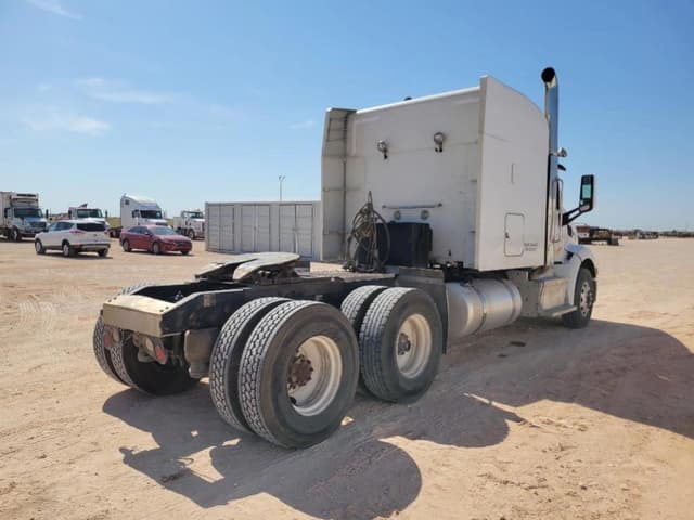 Image of Peterbilt 579 equipment image 4