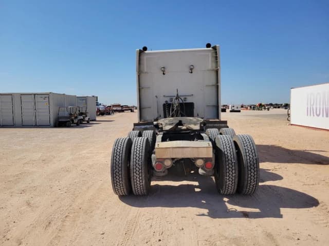 Image of Peterbilt 579 equipment image 3