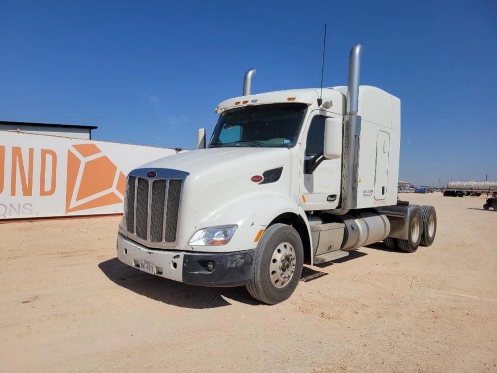 2014 Peterbilt 579 Equipment Image0