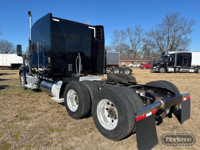 Image of Peterbilt 579 equipment image 2