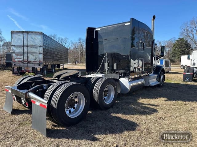 Image of Peterbilt 579 equipment image 4