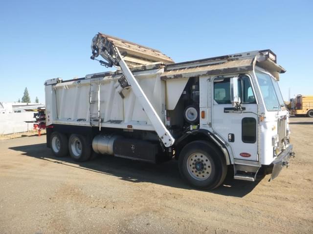 Image of Peterbilt PB320 equipment image 1