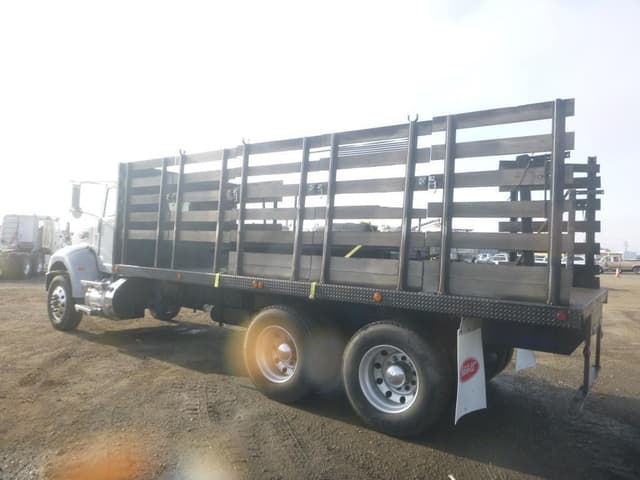 Image of Peterbilt PB348 equipment image 3