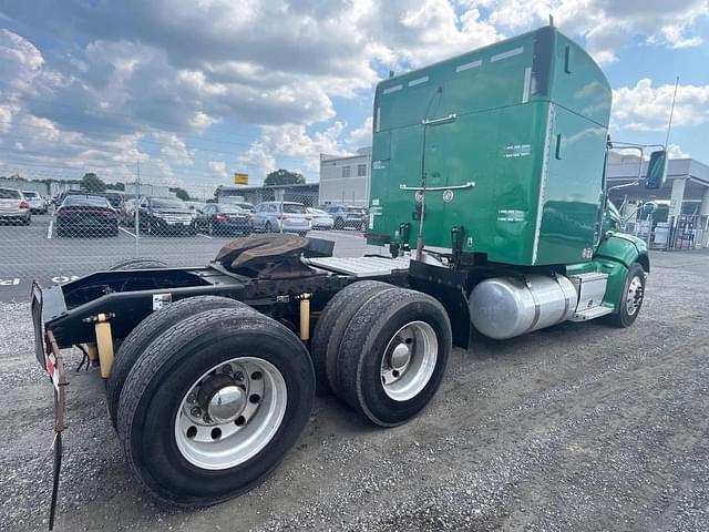 Image of Peterbilt 384 equipment image 2