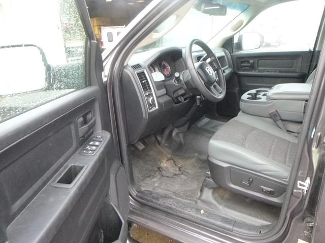 Image of Dodge Ram 1500 equipment image 4