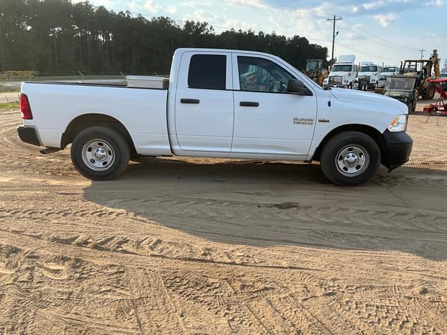 Image of Dodge Ram 1500 equipment image 3