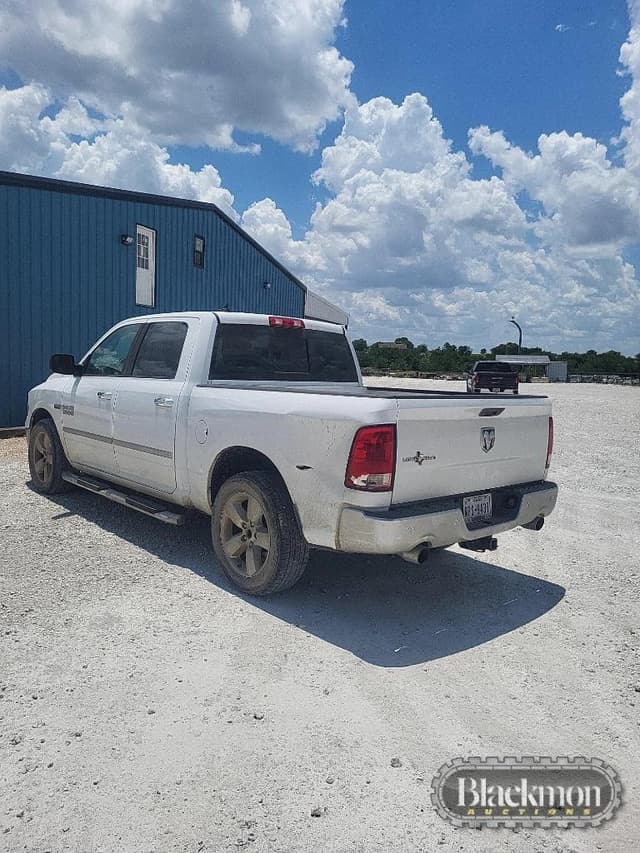 Image of Dodge Ram 1500 equipment image 3