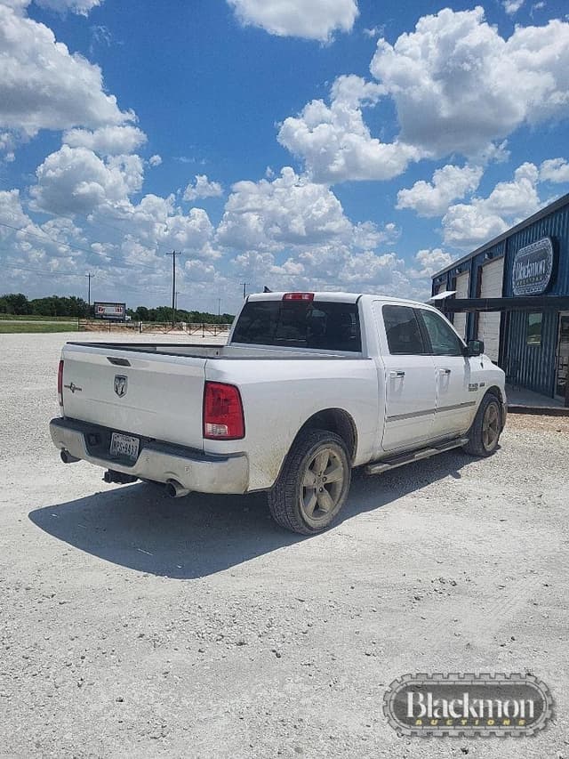 Image of Dodge Ram 1500 equipment image 2