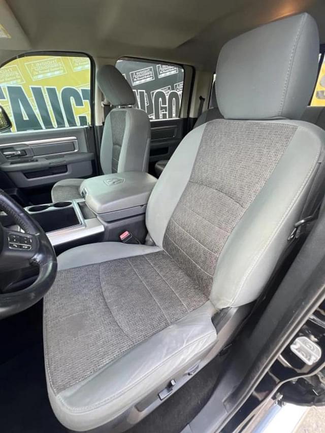 Image of Dodge Ram 1500 equipment image 4