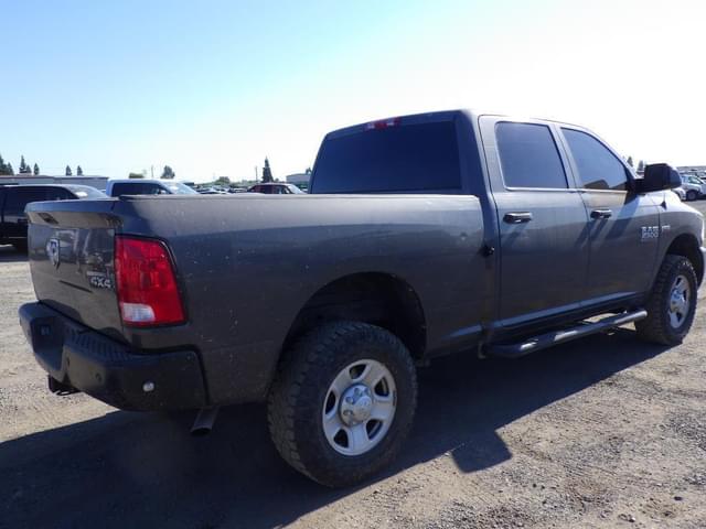 Image of Dodge Ram 2500 equipment image 2