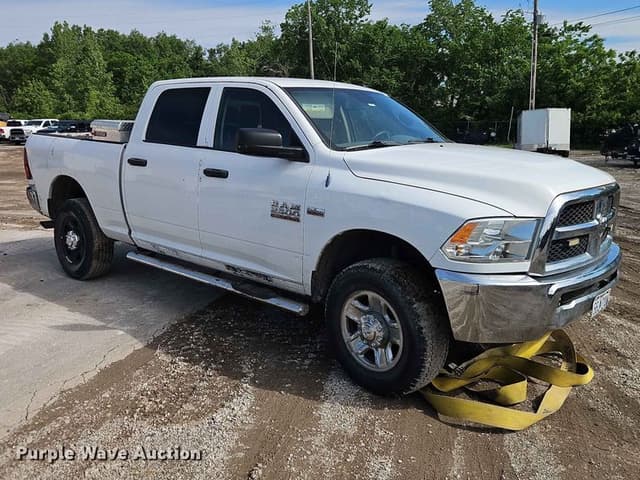 Image of Dodge Ram 2500 equipment image 2