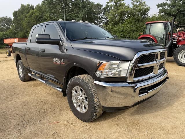Image of Dodge Ram 2500HD equipment image 3