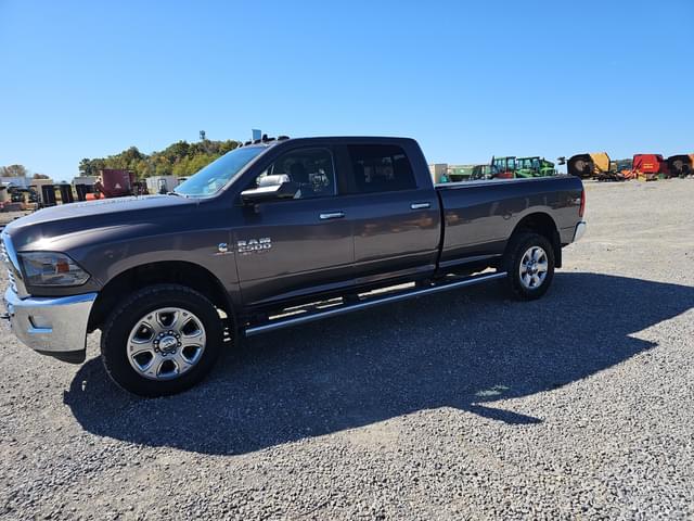 Image of Dodge Ram 2500 equipment image 2