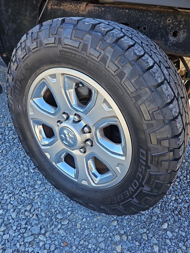 Image of Dodge Ram 2500 equipment image 4