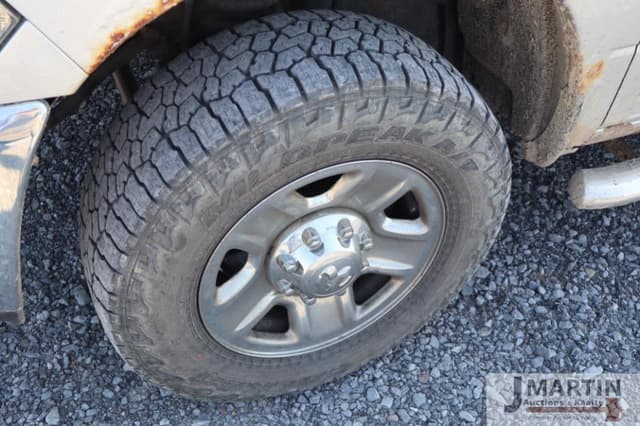 Image of Dodge Ram 2500 equipment image 4