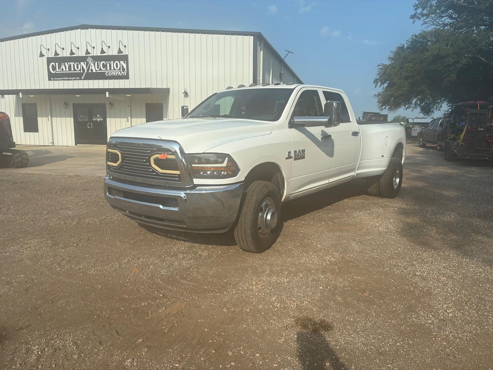2014 Dodge Ram 3500 Equipment Image0